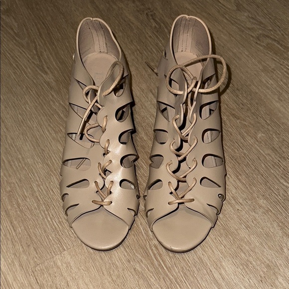 Limelight Cream Heels with Intricate Cutouts - Picture 1 of 3